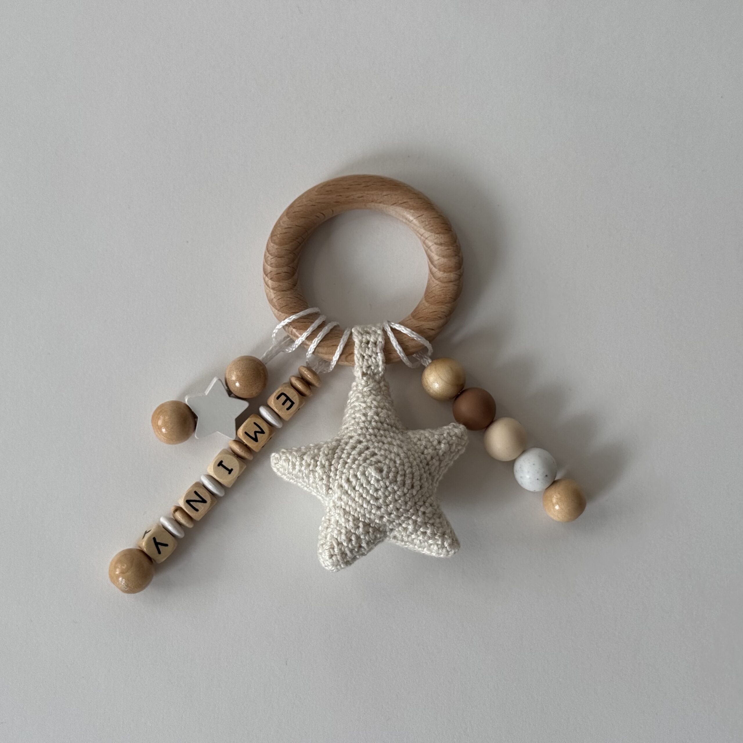 Rassel Stern mit Namen Creme