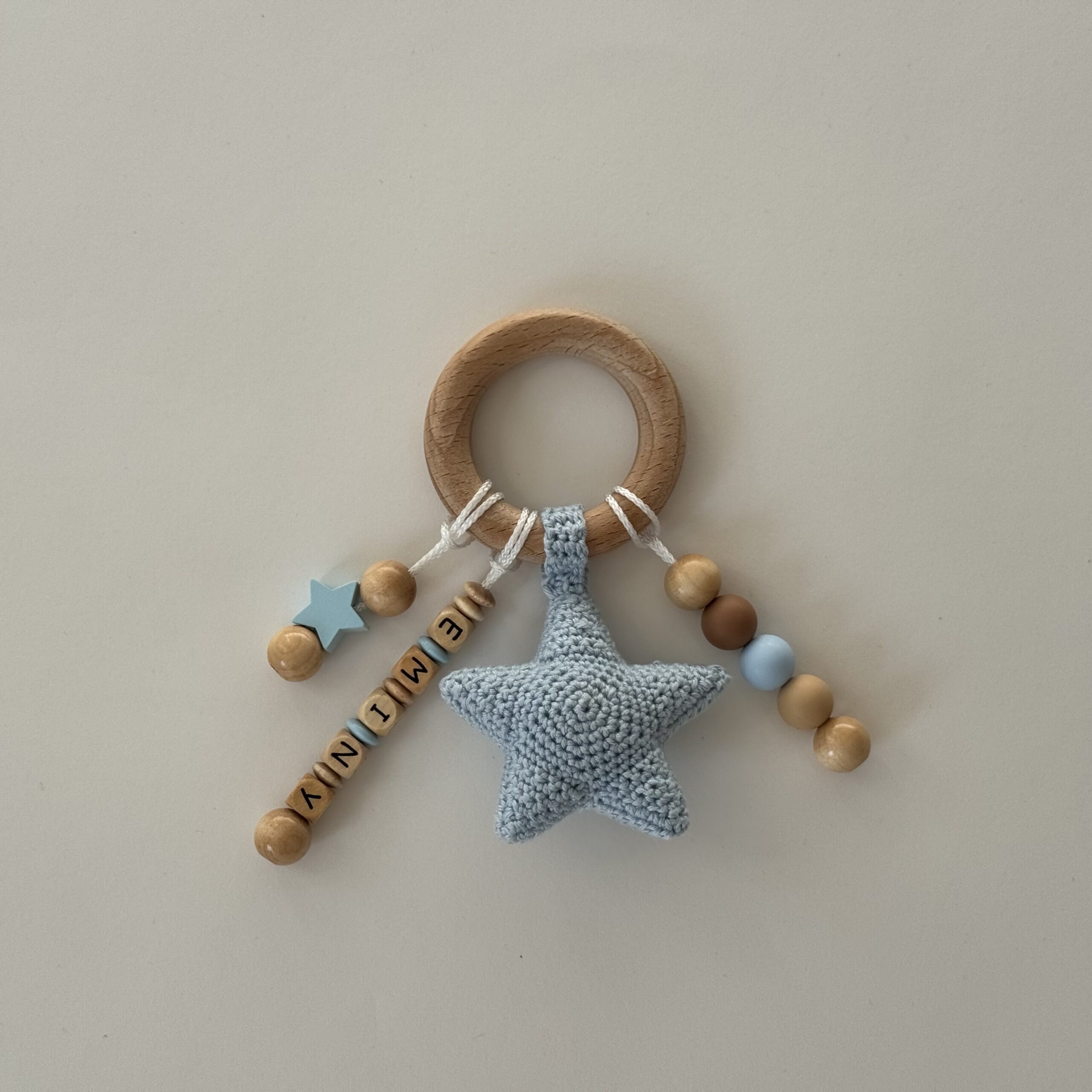 Rassel Stern mit Namen Blau